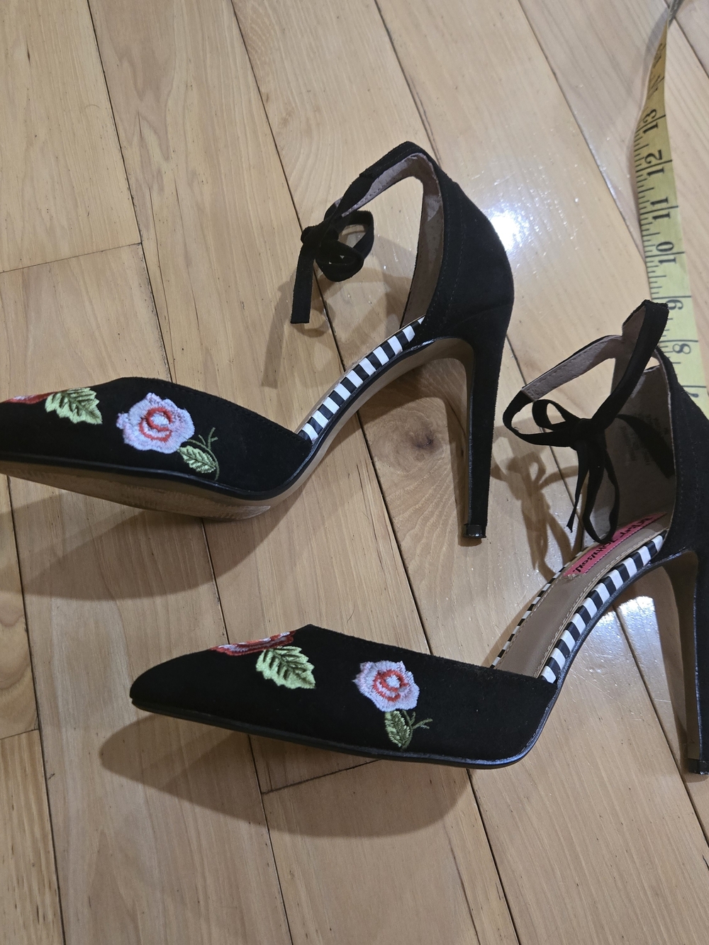 Betsey Johnson "Abbie" Floral Heels - Picture 3 of 10